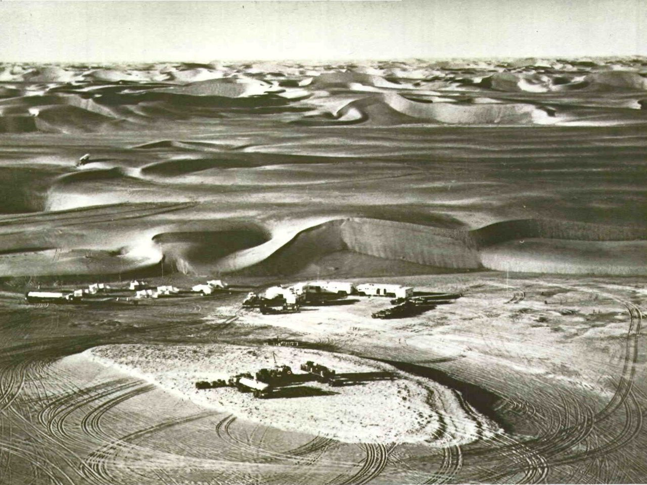 An oil camp in Saudi Arabia's Empty Quarter, where the Shaybah field lies (file photo)