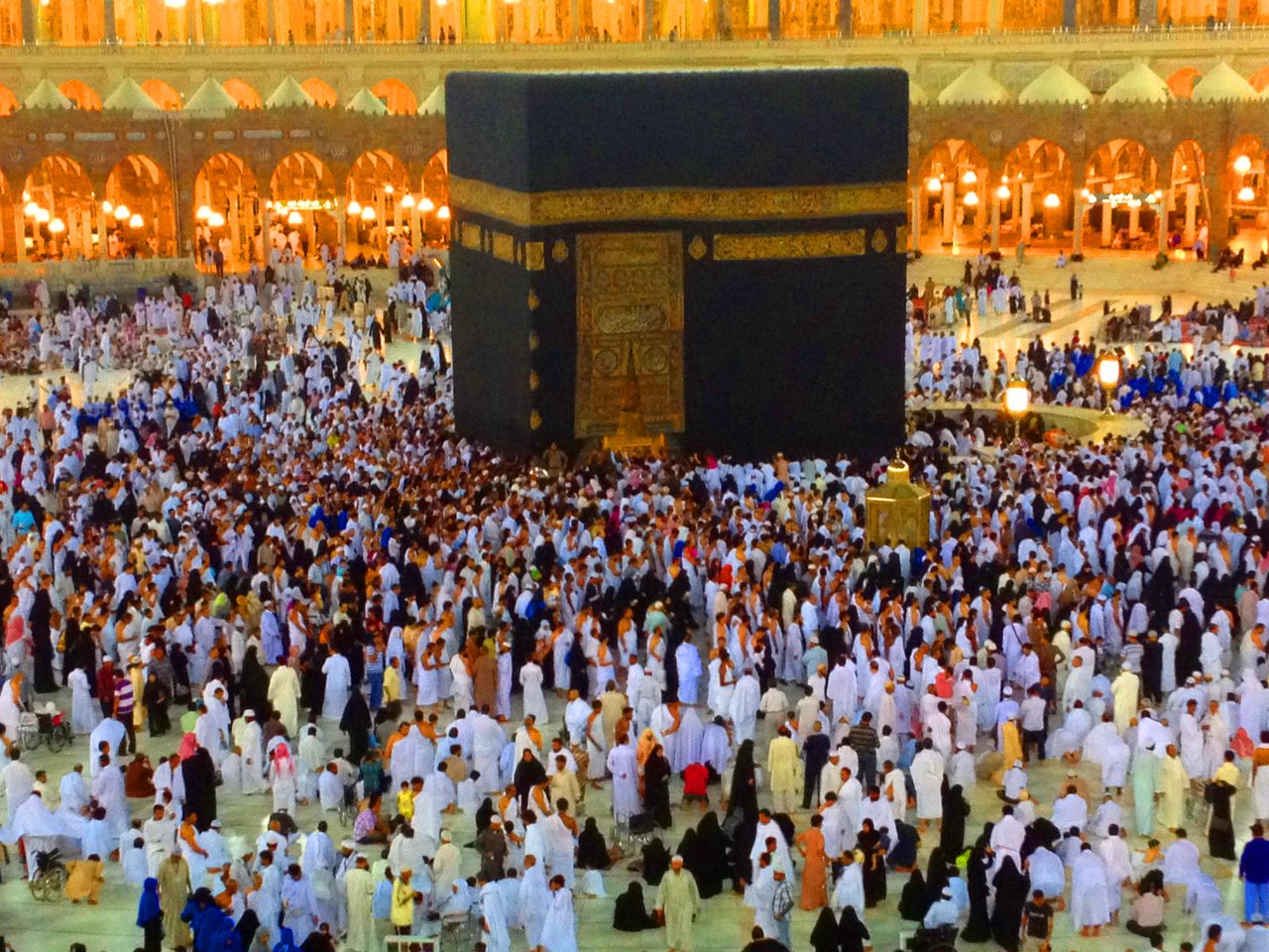 Pilgrims at the Masjid al-Haram in Makkah (file photo)